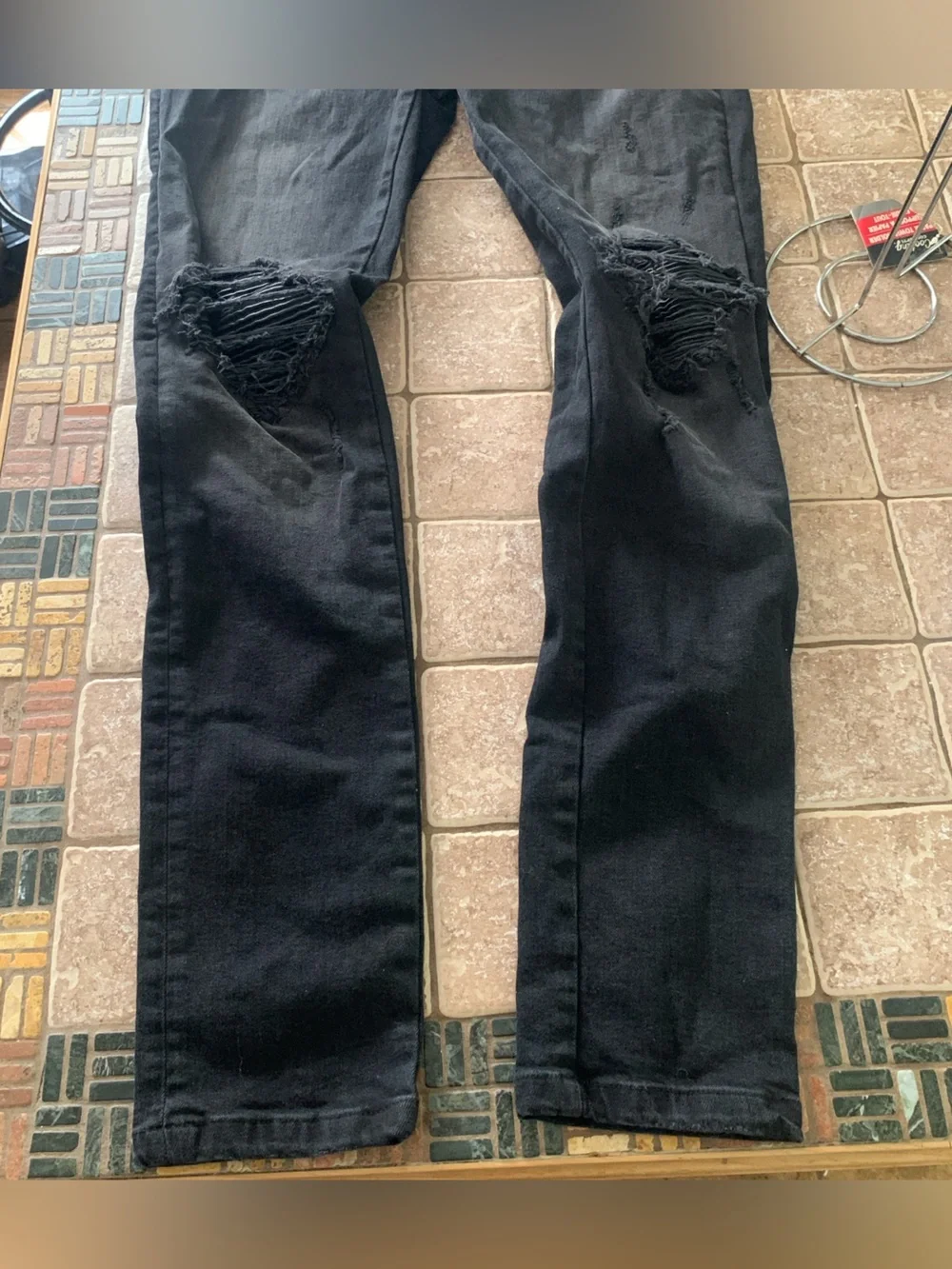 Reputation studies black skinny jeans